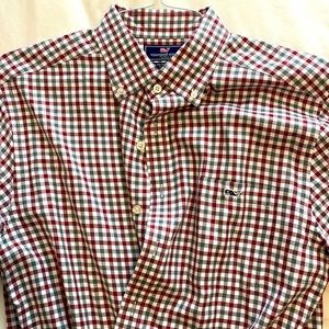 Slim fit medium vineyard vines Tucker shirt. Always dry cleaned.